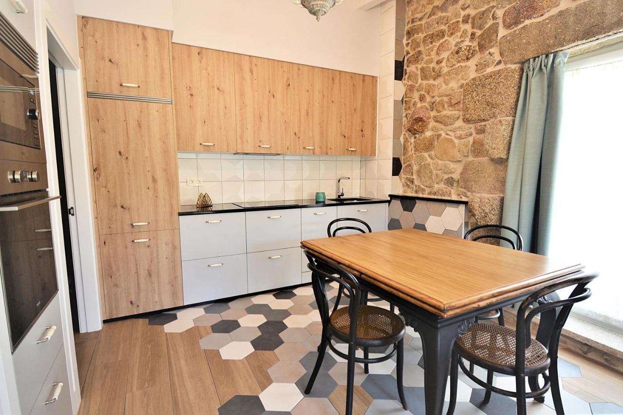 Galihost - Apartamentos Mamuela Ribadumia المظهر الخارجي الصورة