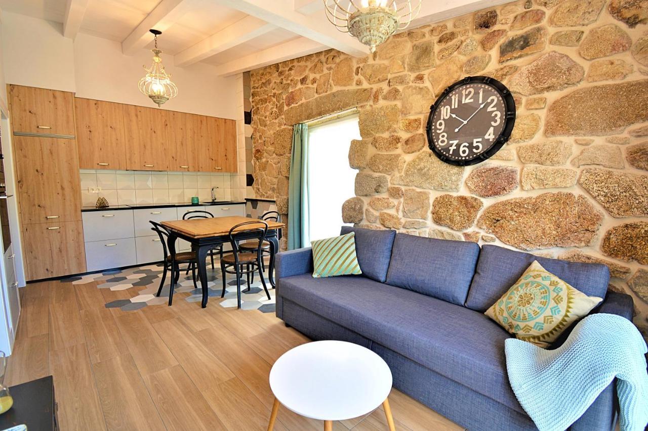 Galihost - Apartamentos Mamuela Ribadumia المظهر الخارجي الصورة